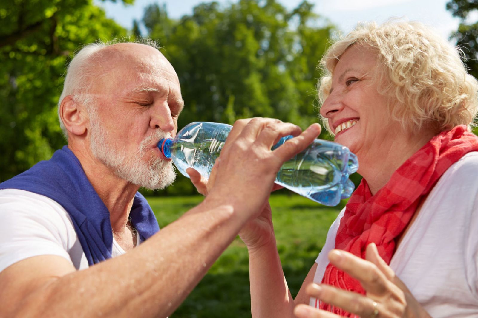 Home-Care-Assistance-Tips-To-Stay-Happy-And-Hydrated-In-The-Summer-Heat